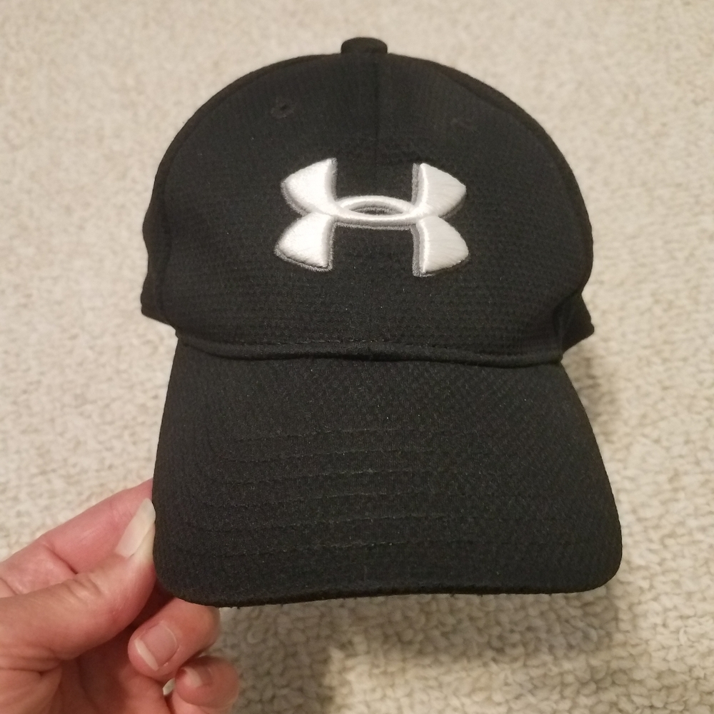 Under Armour Baseball Hat Black Youth Size 4-6 Years.
